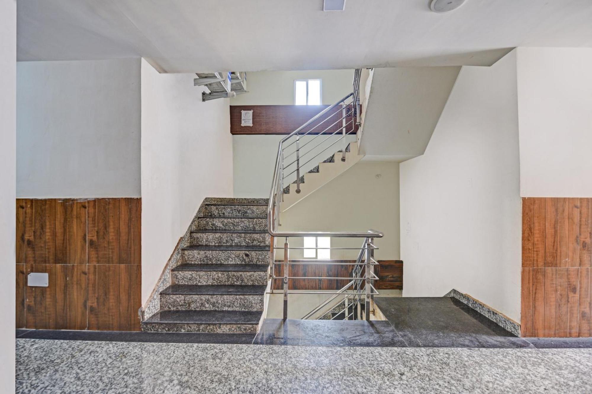 Hotel O Oxy Shivani Residency 兰契 外观 照片